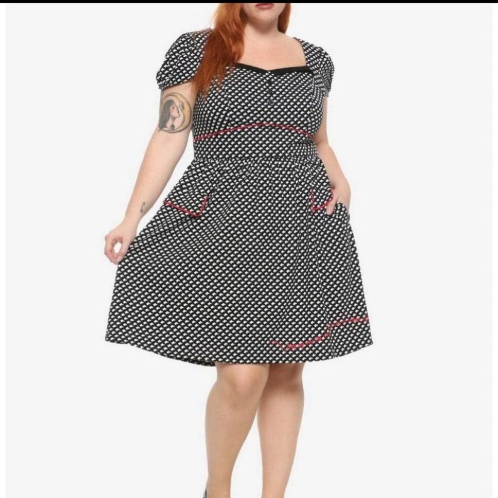 Coraline 2019 LAIKA black white red XS drees cotton-spandex short leaves - Picture 3 of 7
